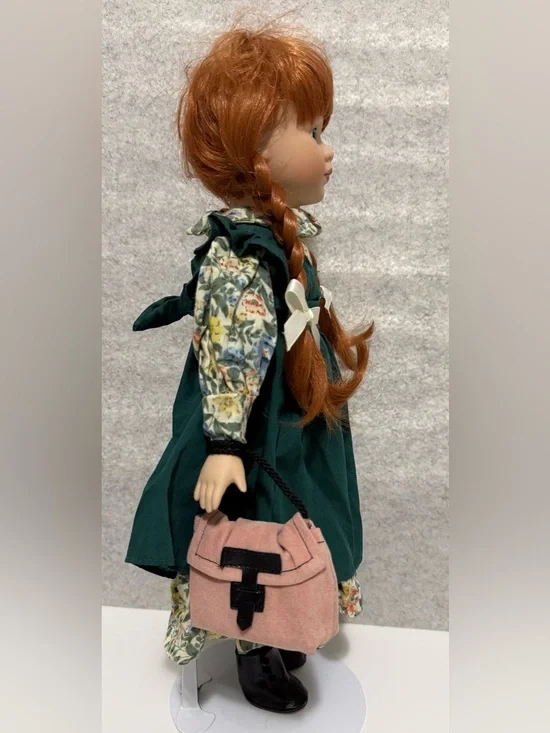 16โ Anne of Green Gables porcelain doll - Picture 6 of 10